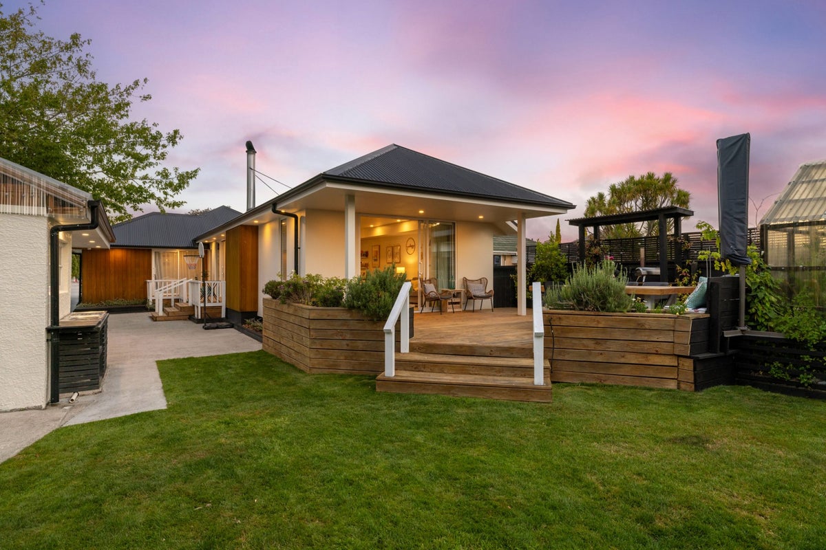 153 Harris Crescent, Papanui, Christchurch - Carousel 1
