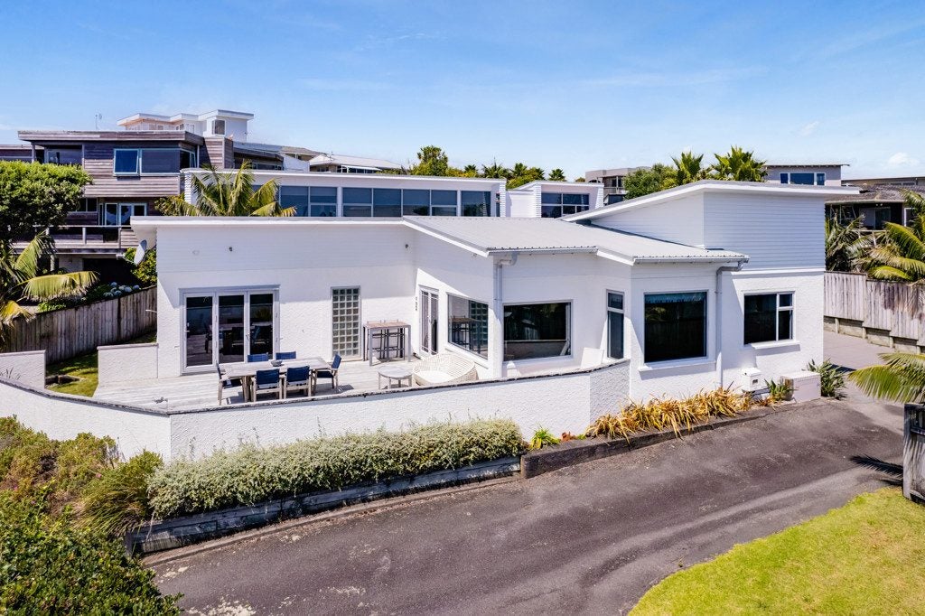 29B Hamblyn Street, Strandon, New Plymouth - Carousel 2