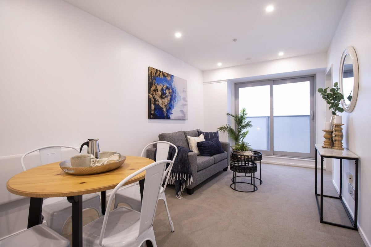 1418/74 Taranaki Street, Te Aro, Wellington - Carousel 1