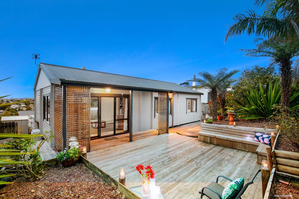 1/49 Target Road, Totara Vale, Auckland - Carousel 1