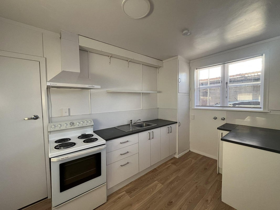6/45 Pine Avenue, Ebdentown, Upper Hutt - Carousel 1