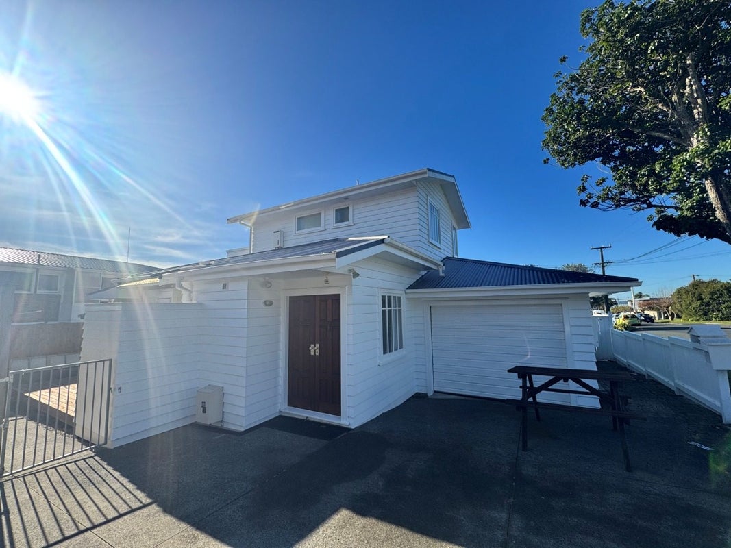 4A Rewiti Avenue, Takapuna, Auckland - Carousel 2