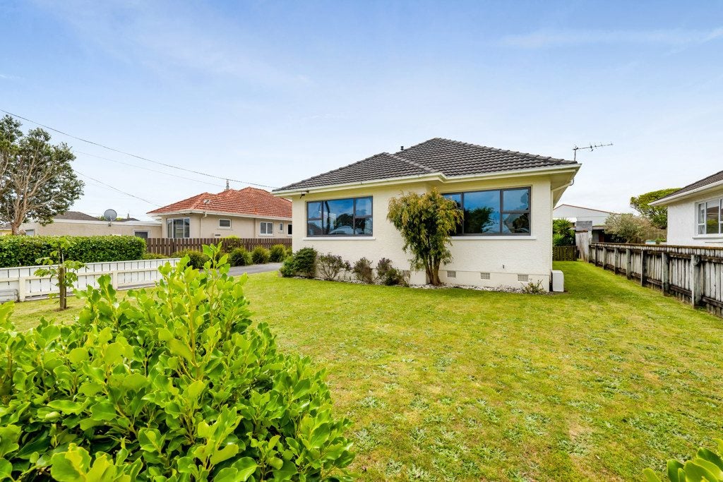 23 Waimea Street, Westown, New Plymouth - Carousel 33