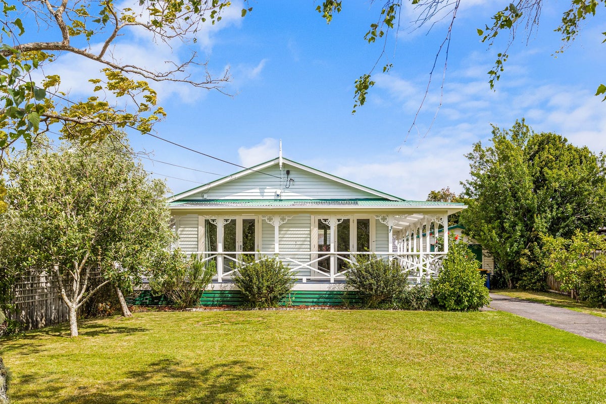 1/37 Woodside Road, Massey, Auckland - Carousel 2
