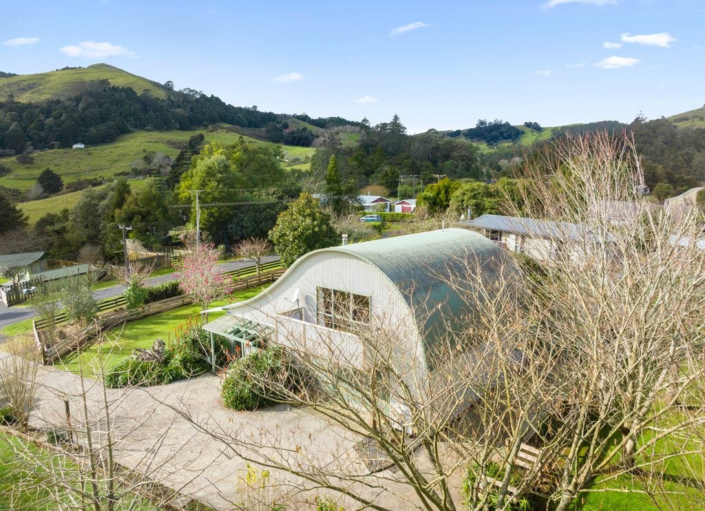 44 Albert Street, Karangahake - Carousel 15