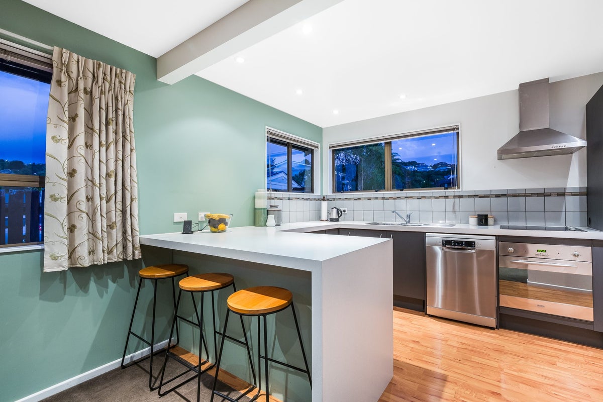 12 Langwell Place, Papakowhai, Porirua - Carousel 2