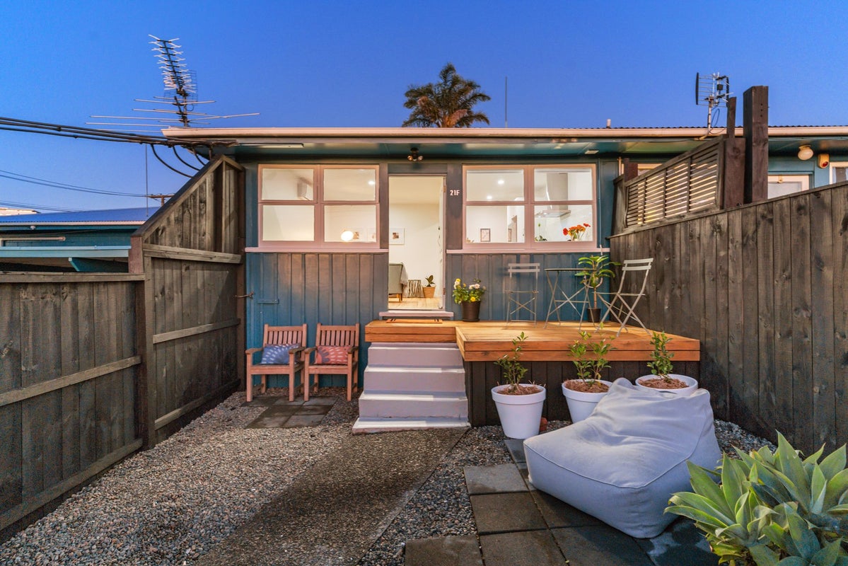 21F School Road, Morningside, Auckland - Carousel 1