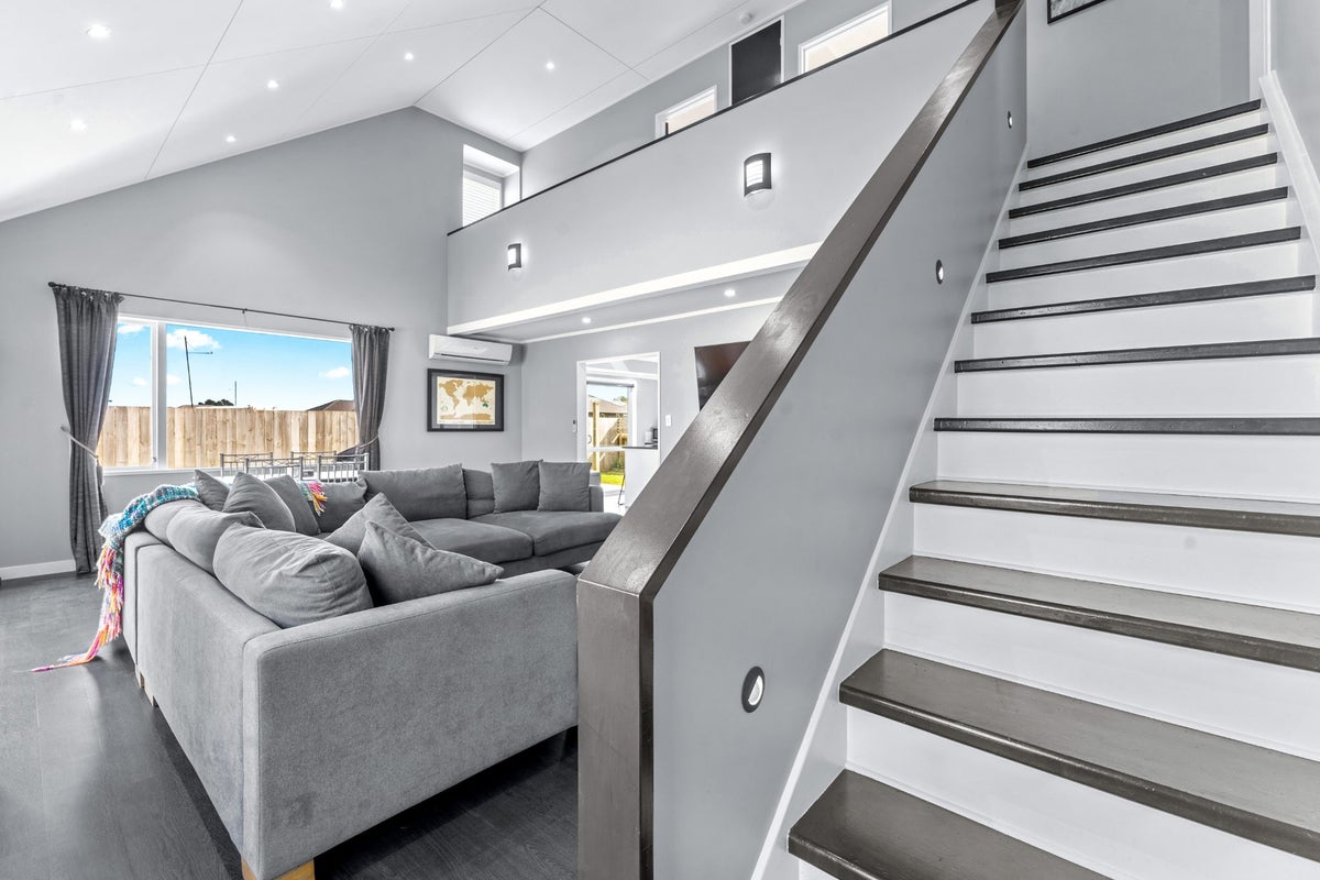 2/96 Racecourse Road, Waiuku, Auckland - Carousel 2