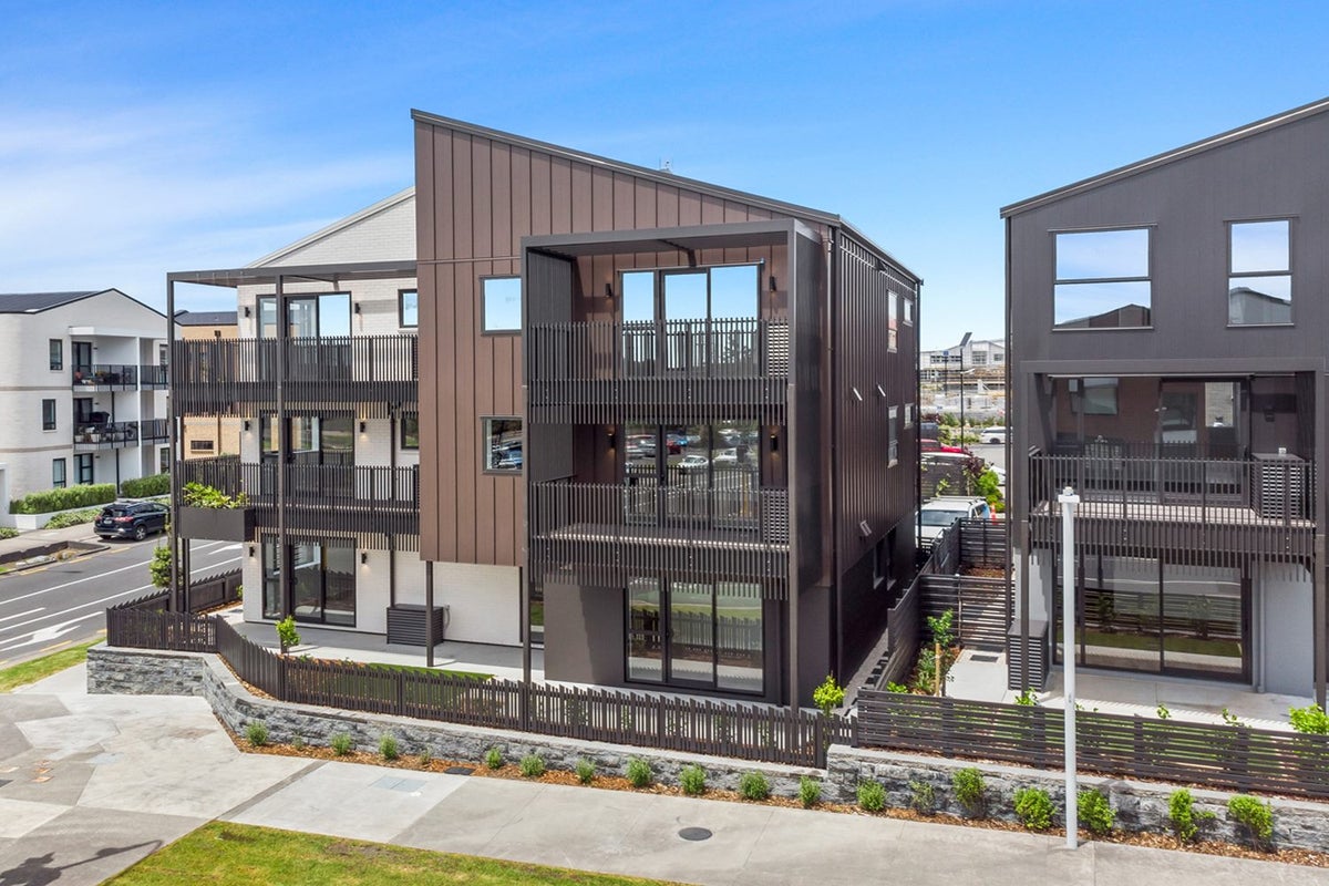 3/33 Nugget Avenue, Hobsonville, Auckland - Carousel 1