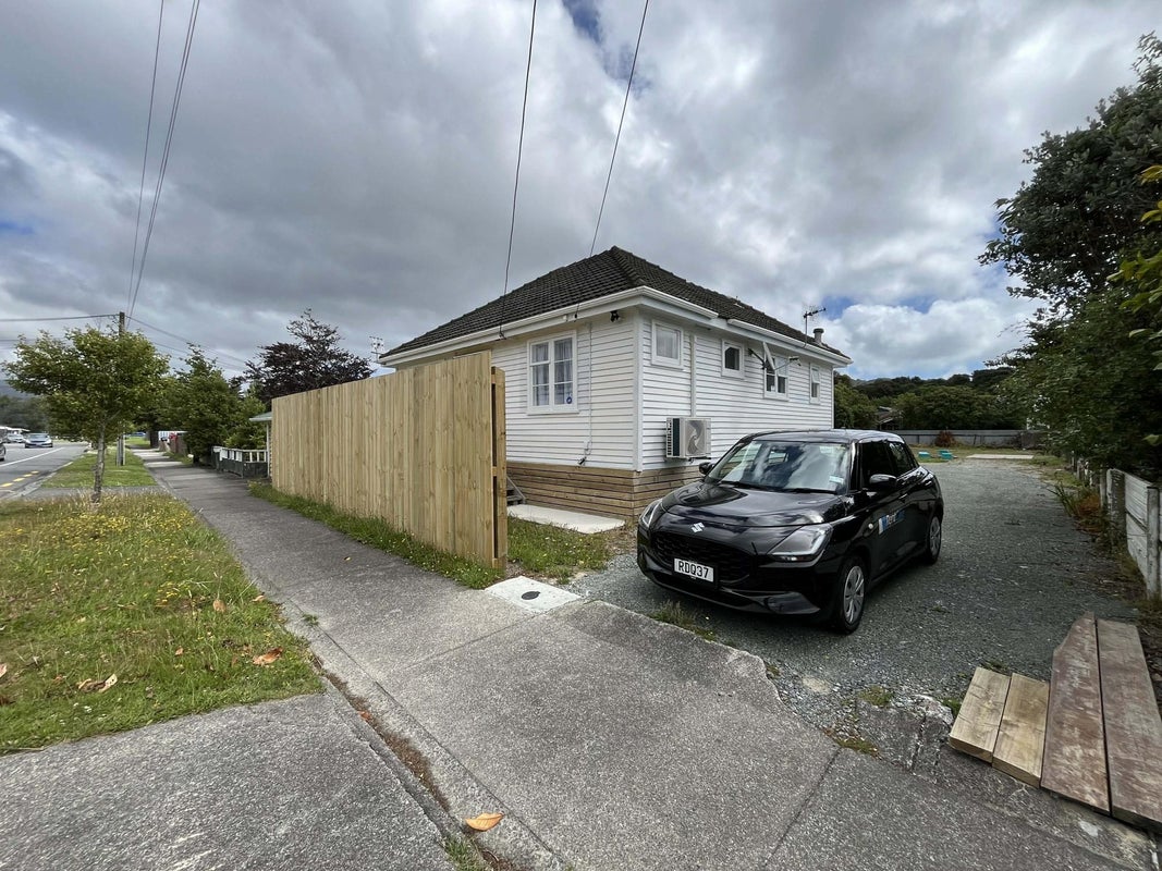 19 Wellington Road, Wainuiomata, Lower Hutt - Carousel 1