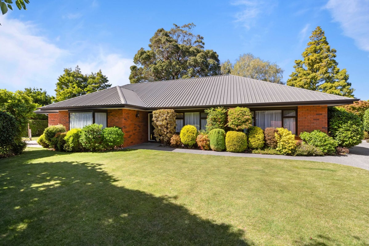 42 Westburn Terrace, Burnside, Christchurch - Carousel 1