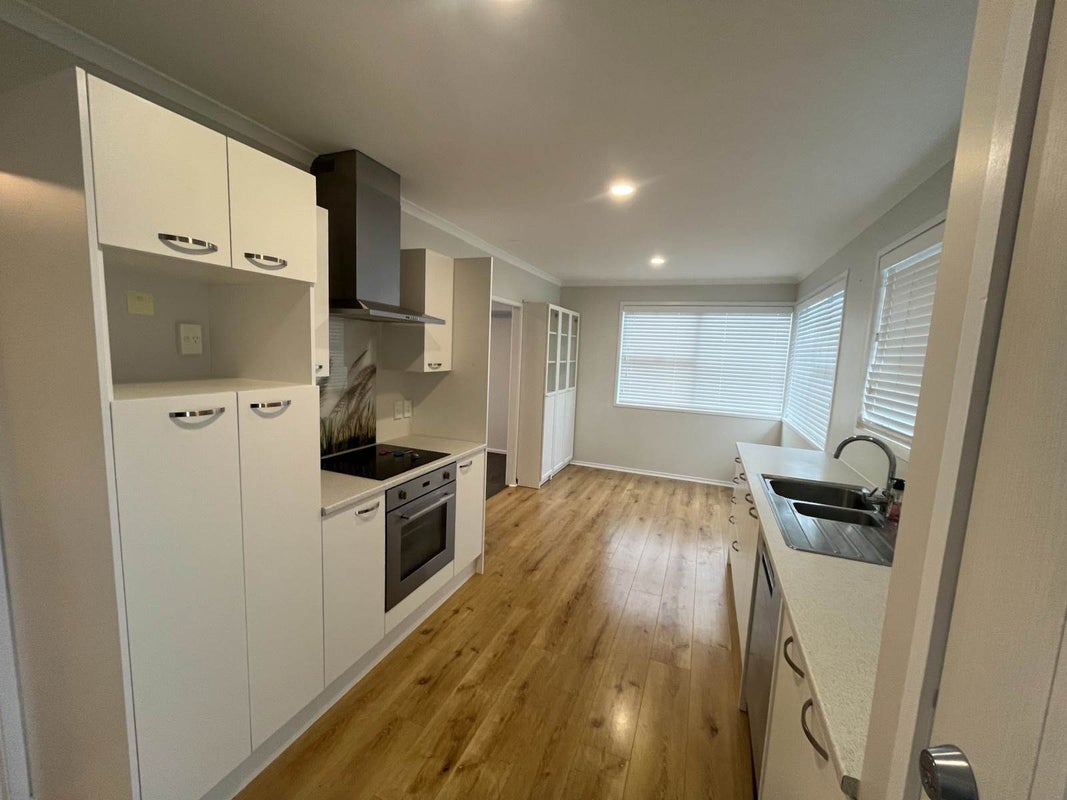 25 Cockayne Crescent, Sunnynook, Auckland - Carousel 1
