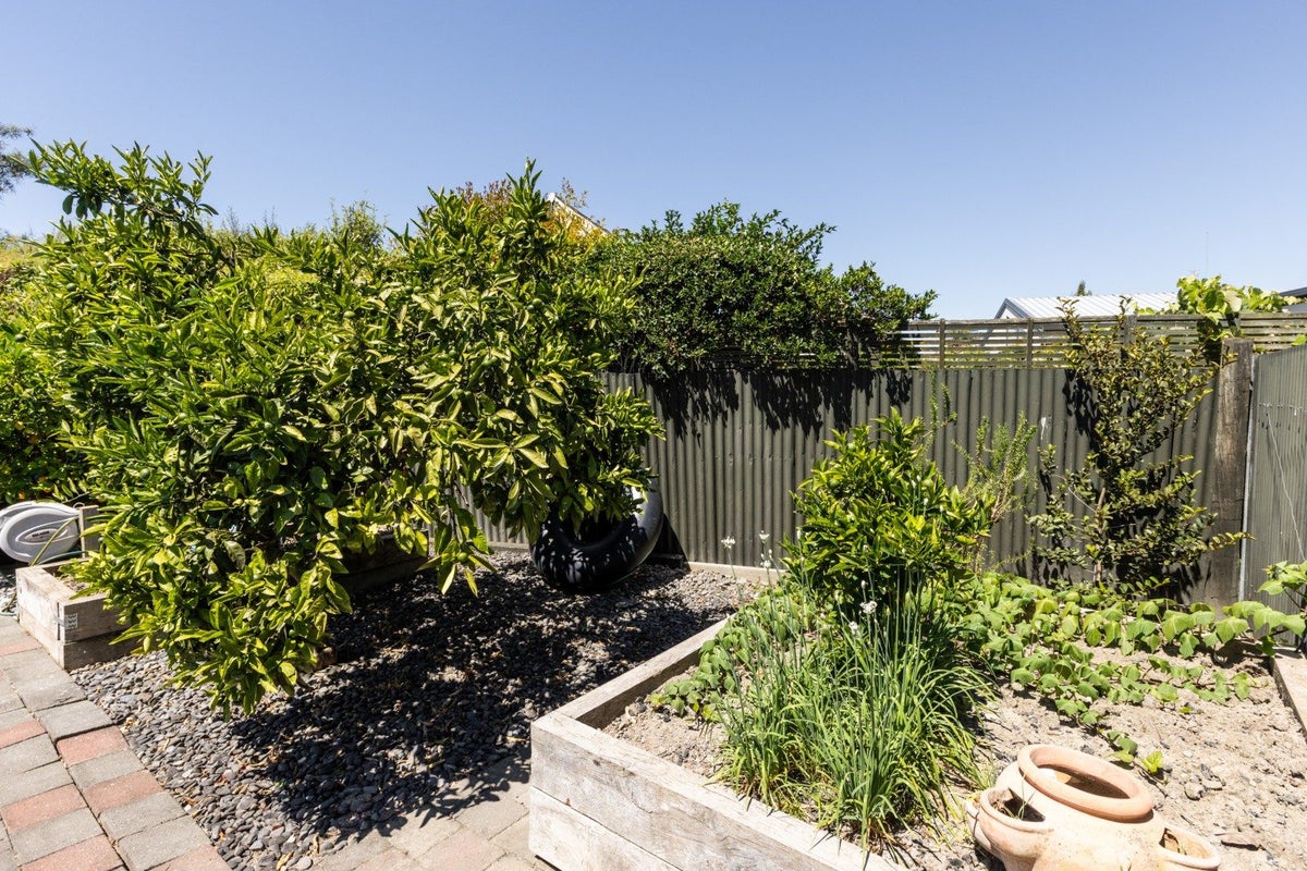 9 Devon Street, Taradale, Napier - Carousel 29