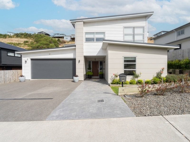 103 Melksham Drive, Churton Park, Wellington - Carousel 1
