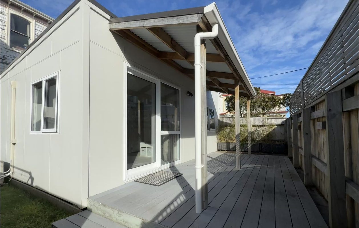 13 Brougham Street, Mount Victoria, Wellington - Carousel 1