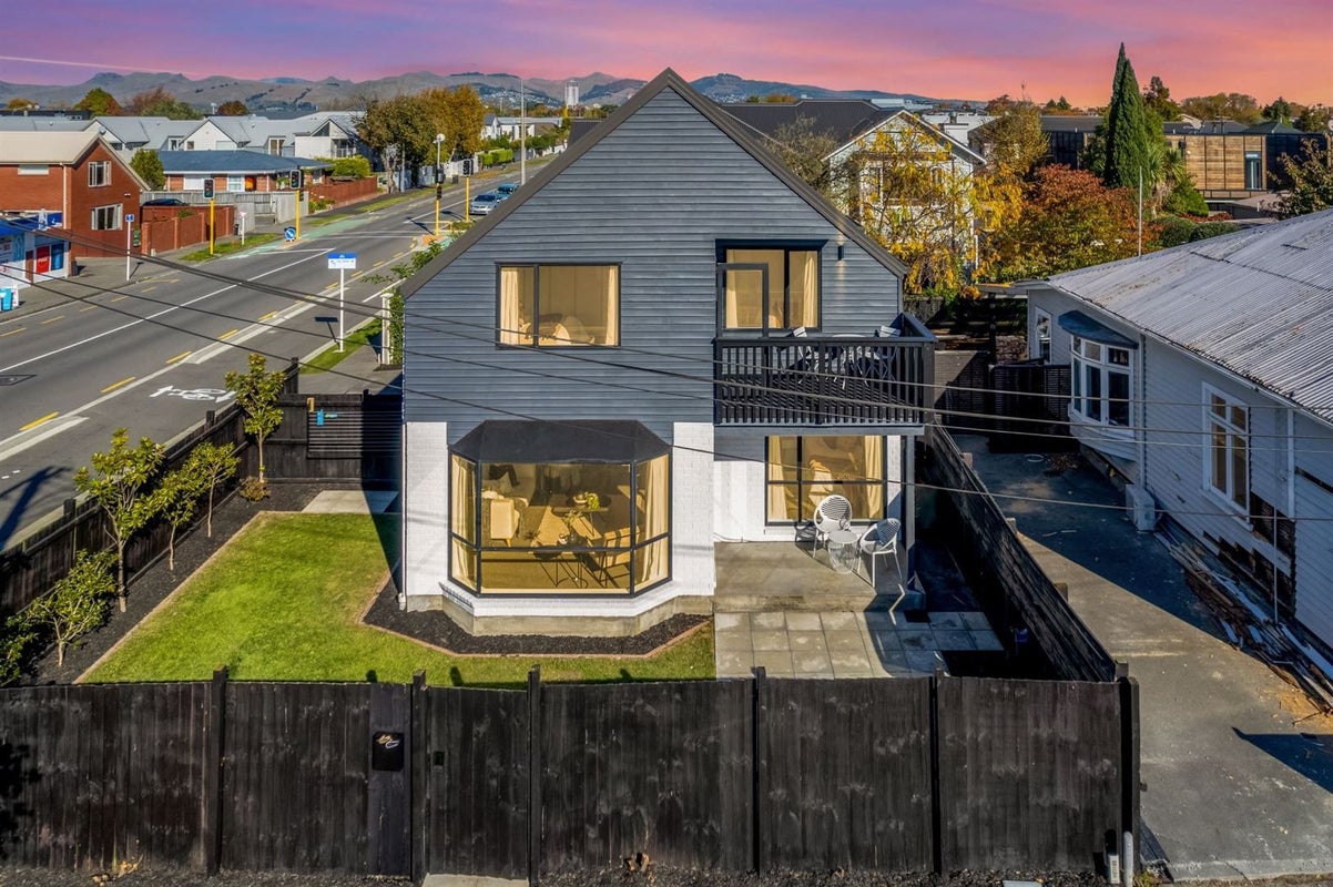 8 Canon Street, St Albans, Christchurch - Carousel 2