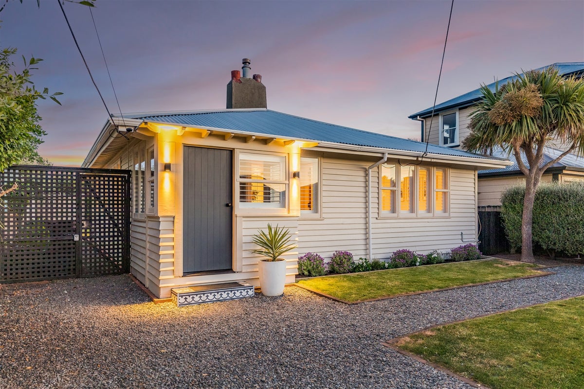 6 Patrick Street, Petone, Lower Hutt - Carousel 1