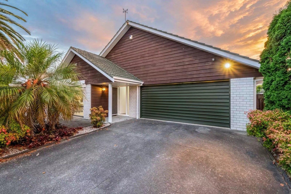 2B West Fairway, Golflands, Manukau - Carousel 1