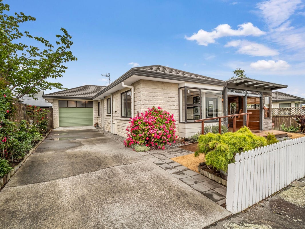 2A Belvedere Crescent, Takaro, Palmerston North - Carousel 1