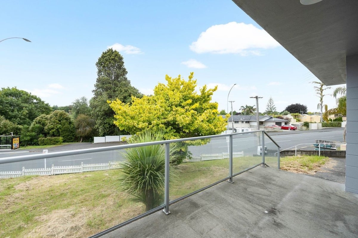 1/1243 Victoria Street, Whitiora, Hamilton - Carousel 1