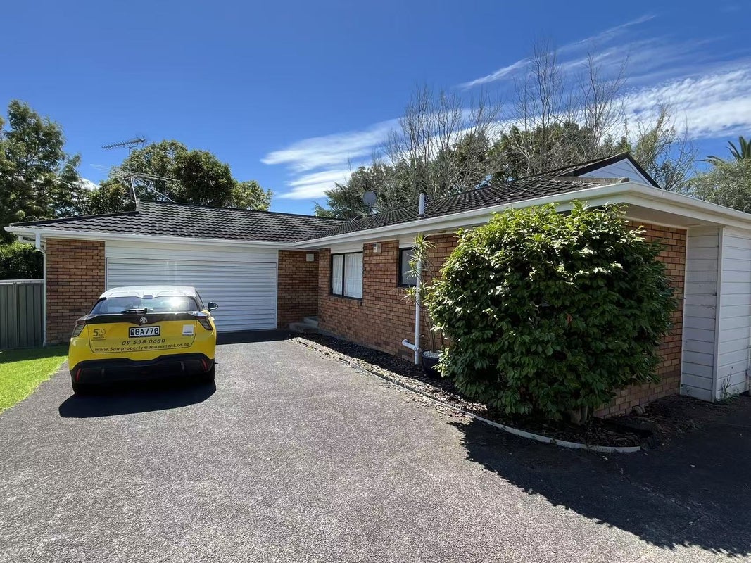 119 Botany Road, Botany Downs, Auckland - Carousel 1
