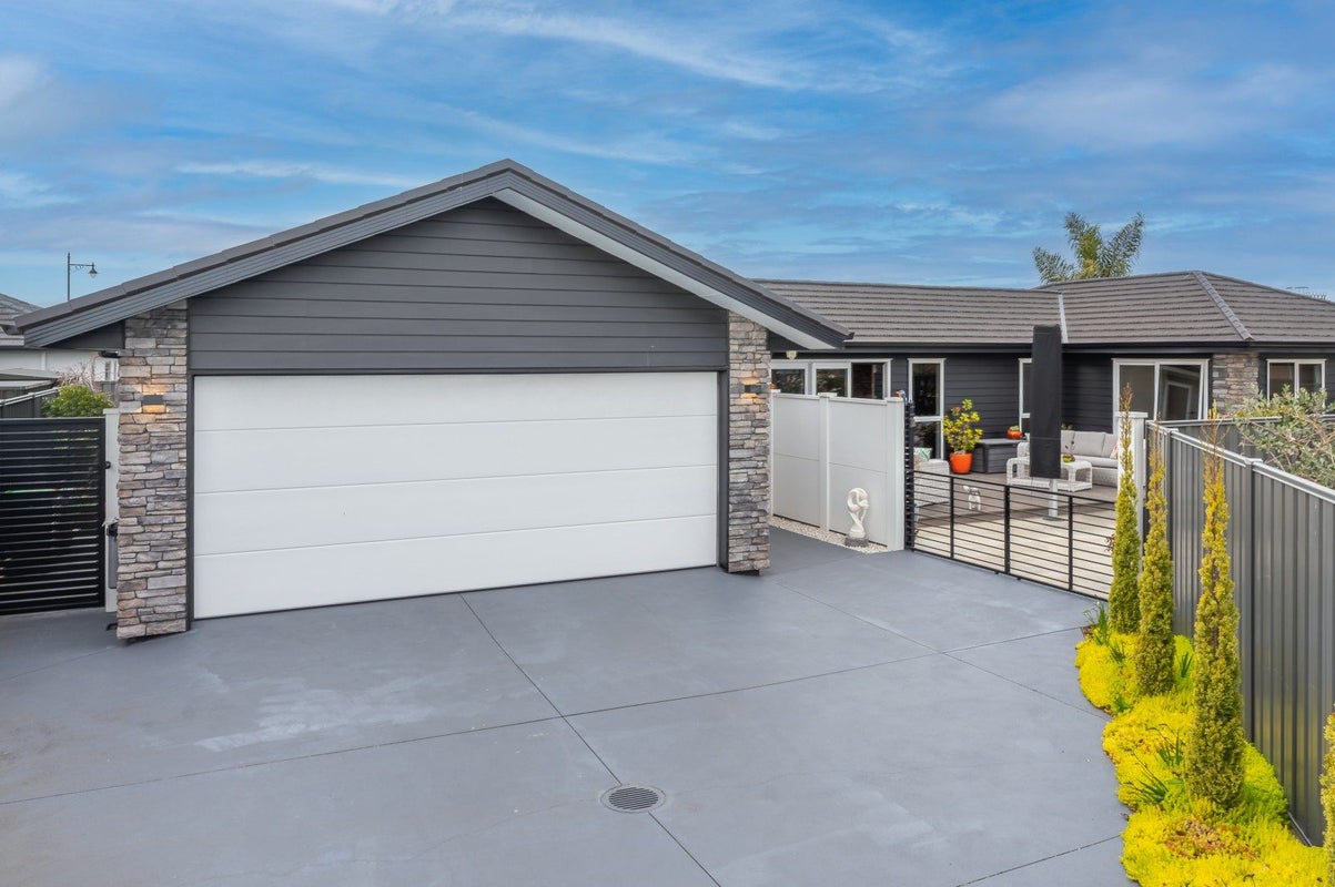 8 Rakaia Way, Poraiti, Napier - Carousel 1