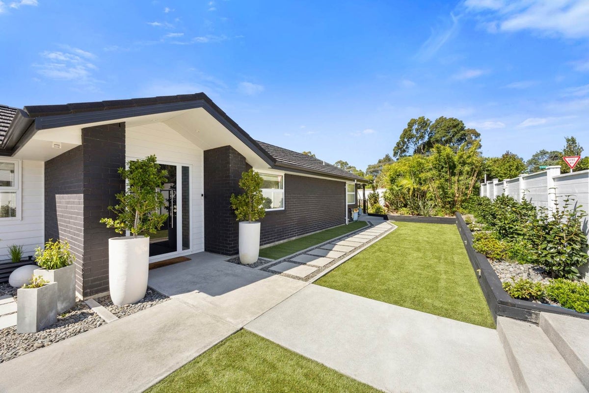 31 George Town Drive, Beachlands, Auckland - Carousel 2