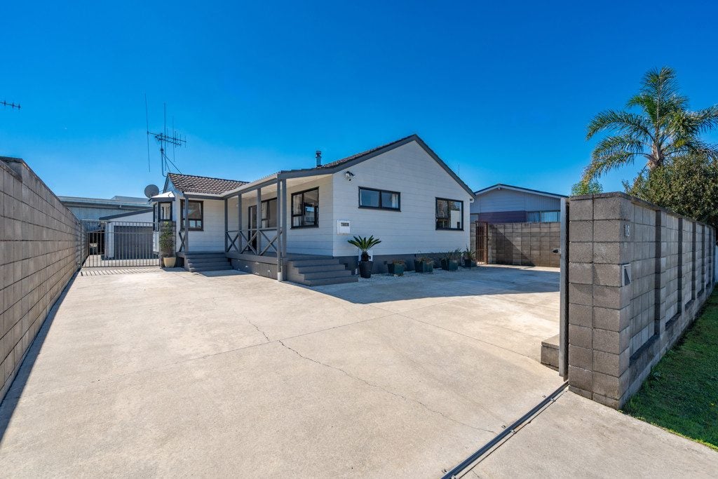 18 Jasmine Avenue, Dinsdale, Hamilton - Carousel 18