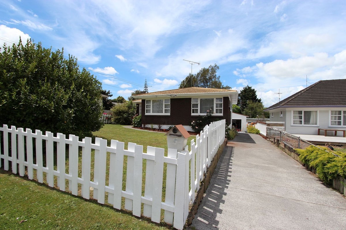 3 Rimu Road, Manurewa, Auckland - Carousel 1