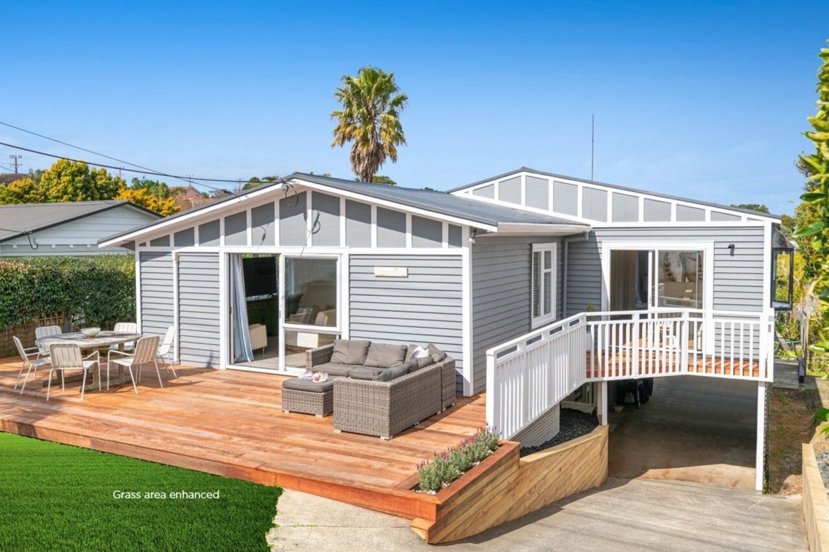 63 Vipond Road, Stanmore Bay, Whangaparaoa - Carousel 1
