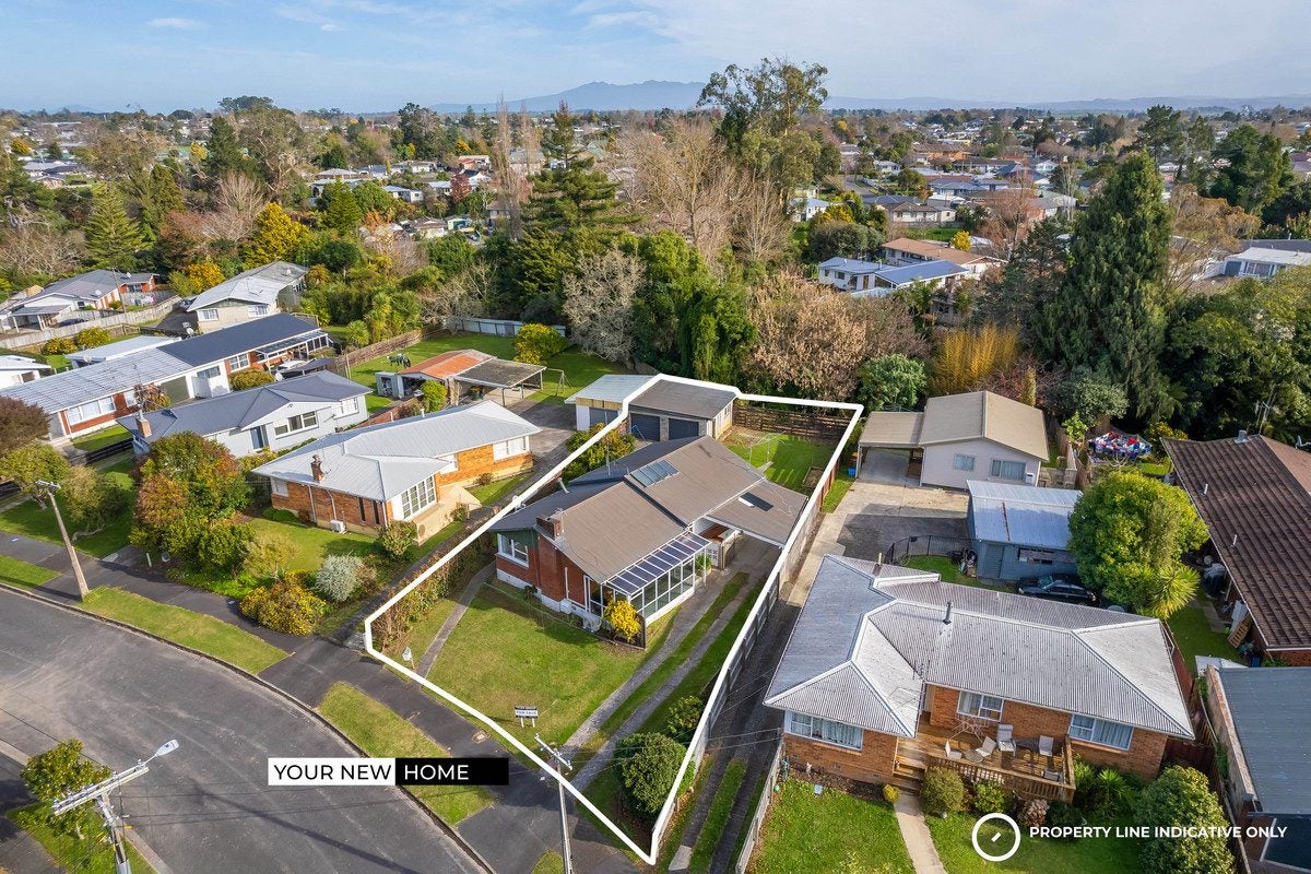 24 Anthony Crescent, Bader, Hamilton - Carousel 1