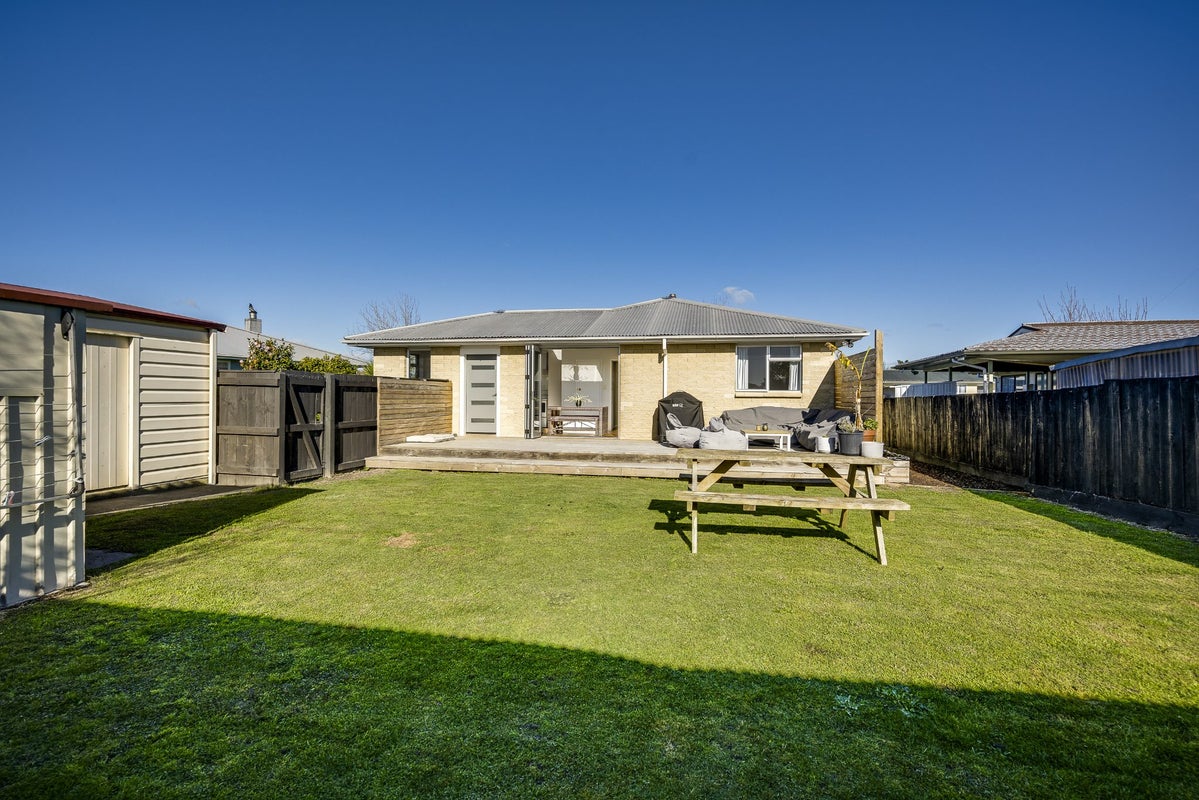 8 Lyttelton Crescent, Tamatea, Napier - Carousel 2