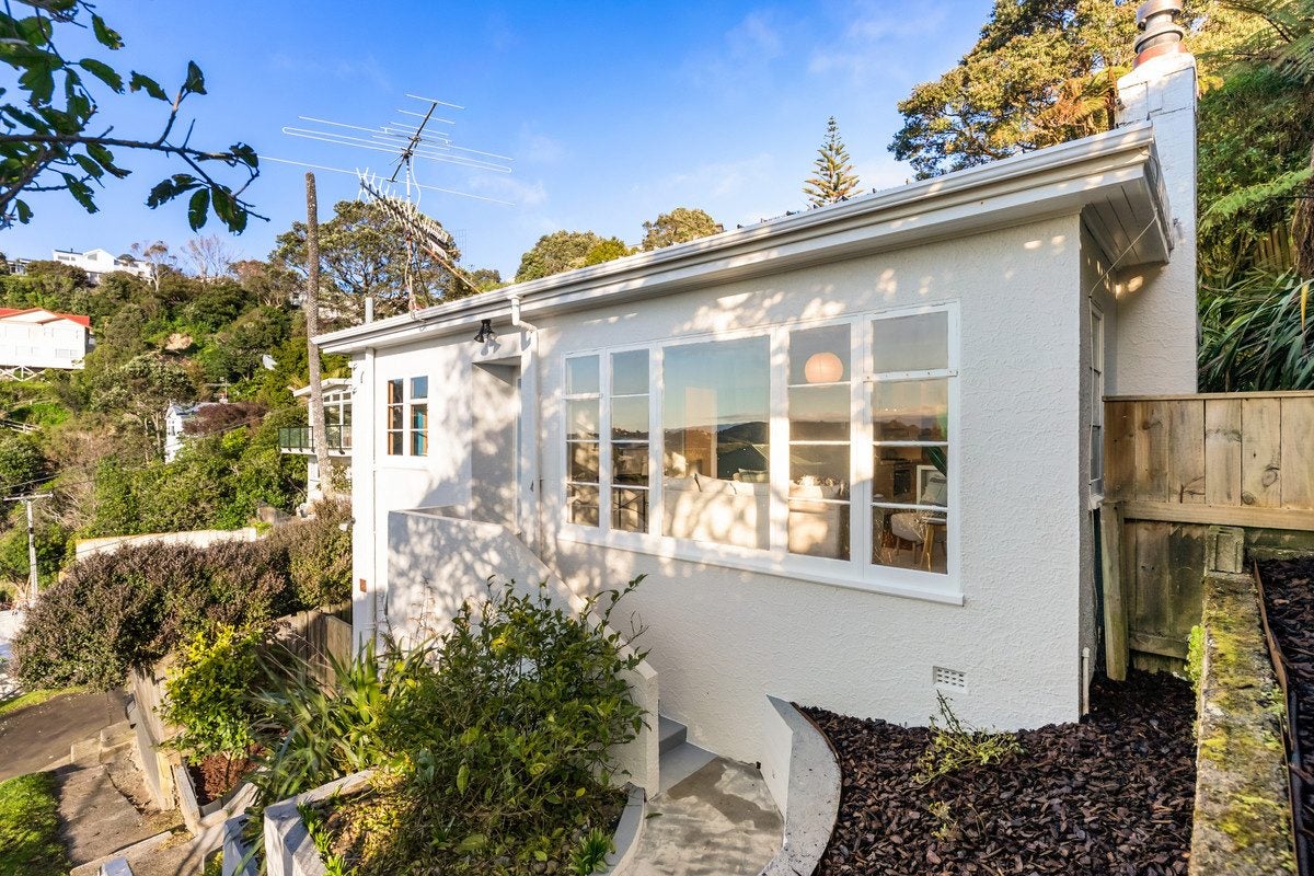 61 Farnham Street, Mornington, Wellington, Wellington - Carousel 1