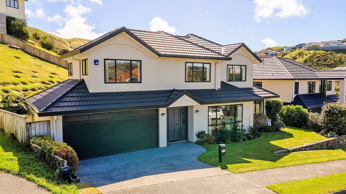 4 Claverton Grove, Churton Park, Wellington - Carousel 2
