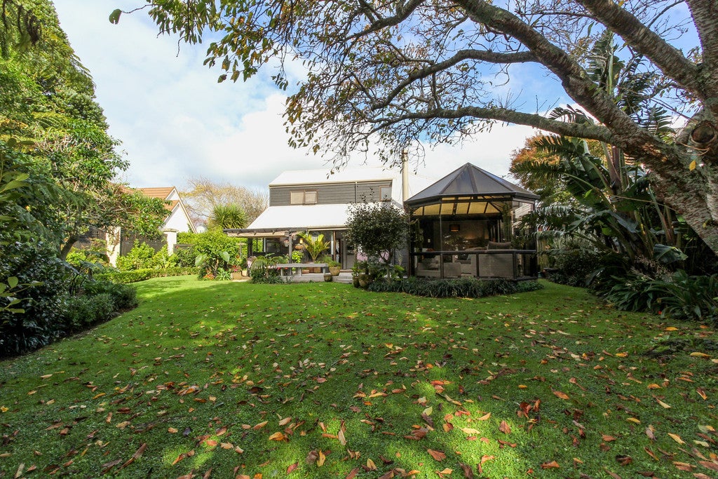 51 Branch Road, Highlands Park, New Plymouth - Carousel 20