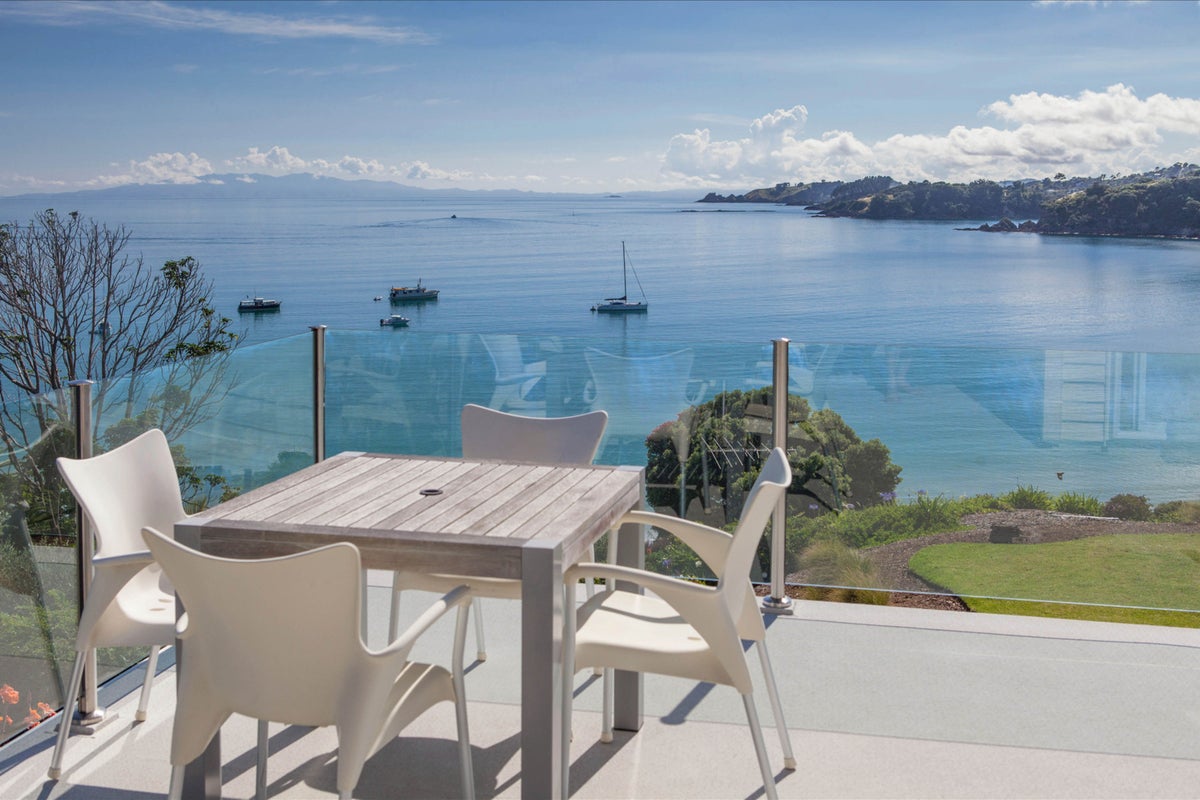 19 Waikare Road, Oneroa, Waiheke Island - Carousel 1
