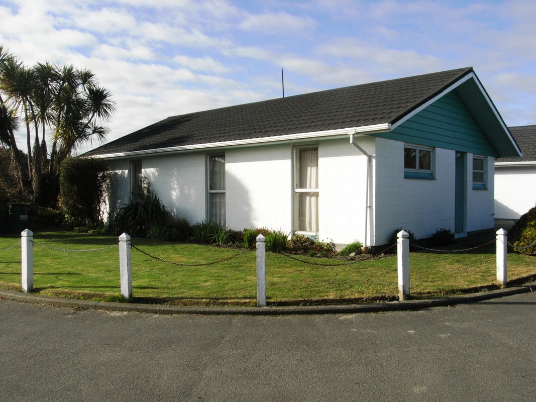 2/2 Peters Lane, Spreydon, Christchurch - Carousel 1