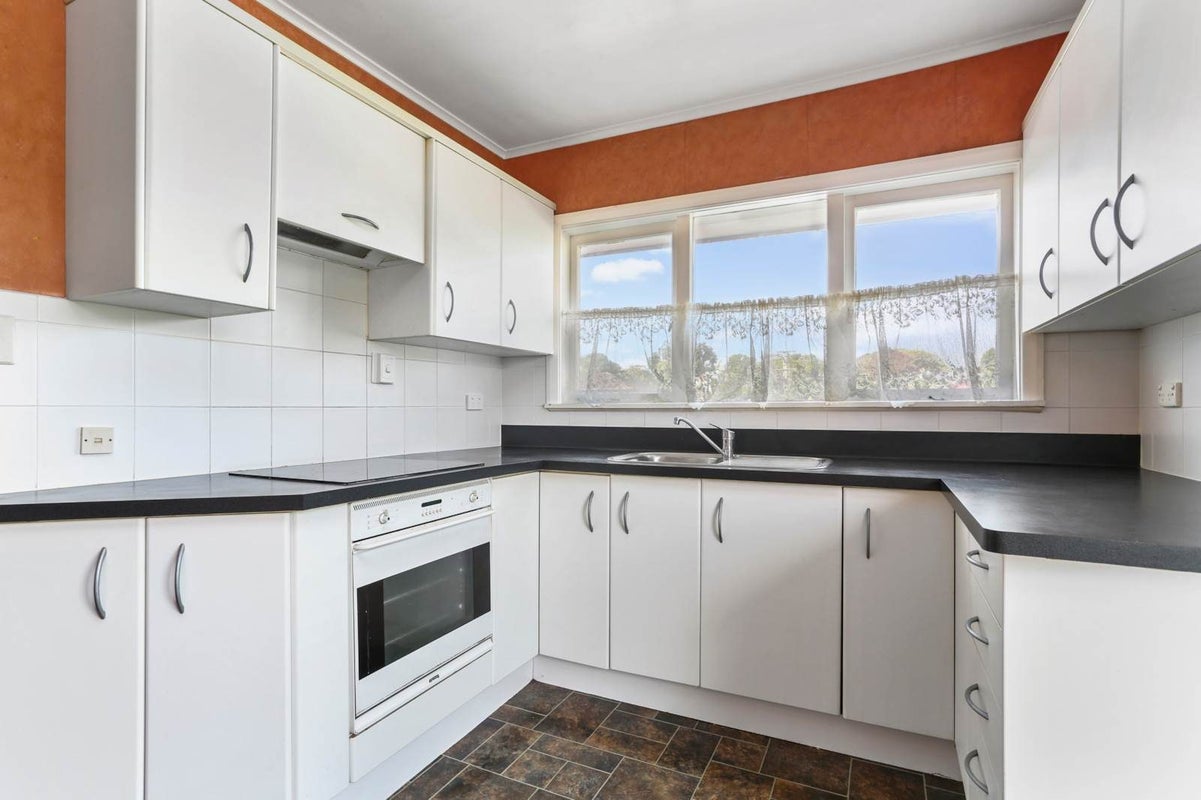 1/22 Cornwall Park Avenue, Epsom, Auckland - Carousel 1