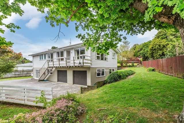 57 Larsen Crescent, Tawa, Wellington - Carousel 2