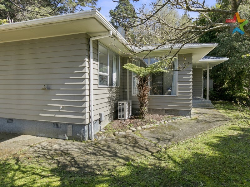 6 Waipuna Grove, Stokes Valley, Lower Hutt - Carousel 15