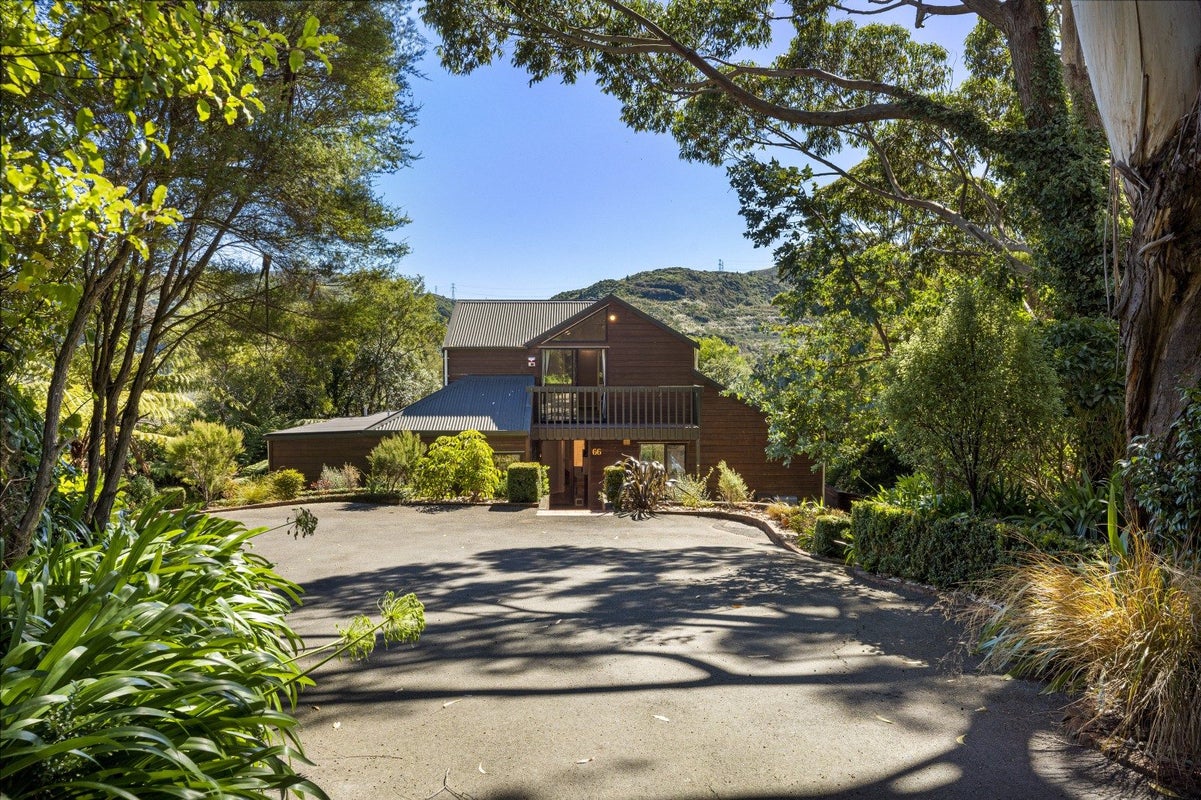 66 Holborn Drive, Stokes Valley, Lower Hutt - Carousel 1