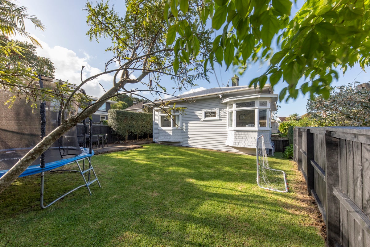 1/27 Mariri Road, Onehunga, Auckland - Carousel 1
