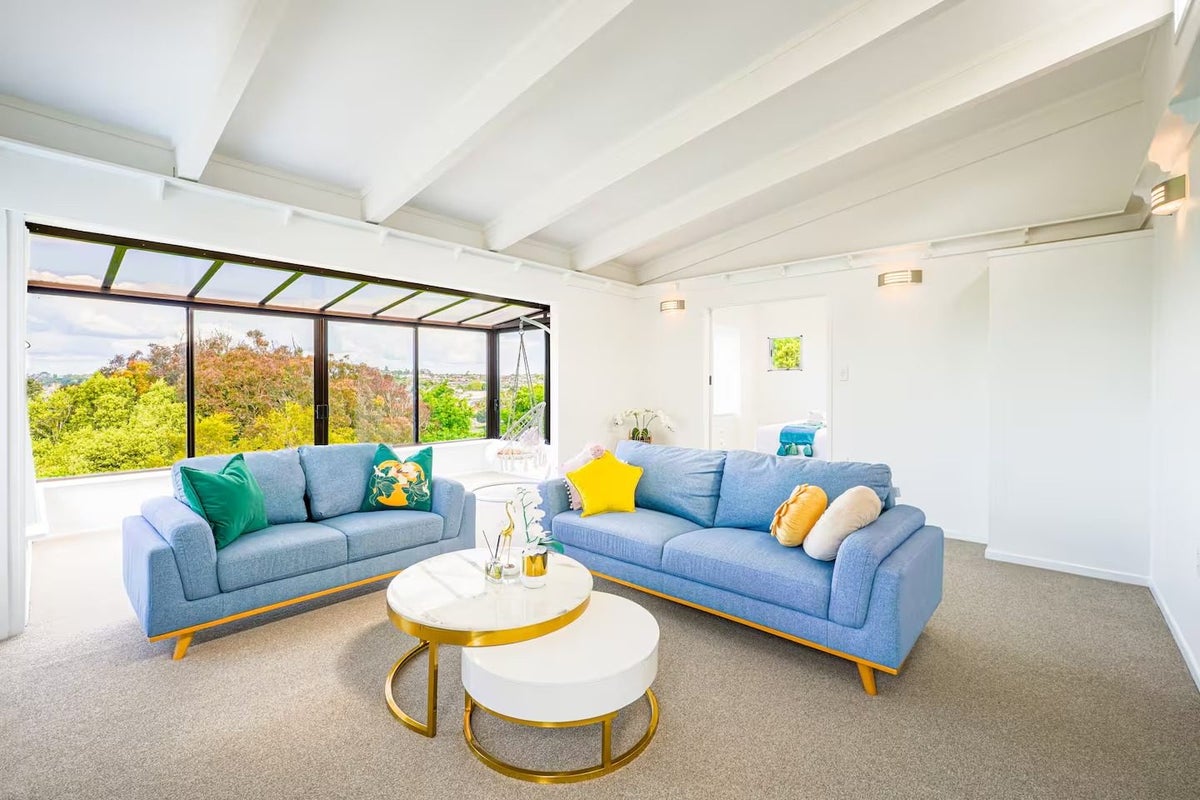 2/172 Clovelly Road, Bucklands Beach, Auckland - Carousel 1