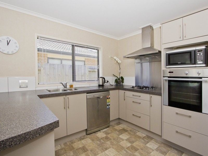 5 Fraser Colman Grove, Wainuiomata, Lower Hutt - Carousel 2