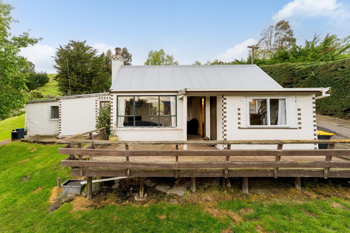 725 East Taieri-Allanton Road, Allanton, Mosgiel - Carousel 21