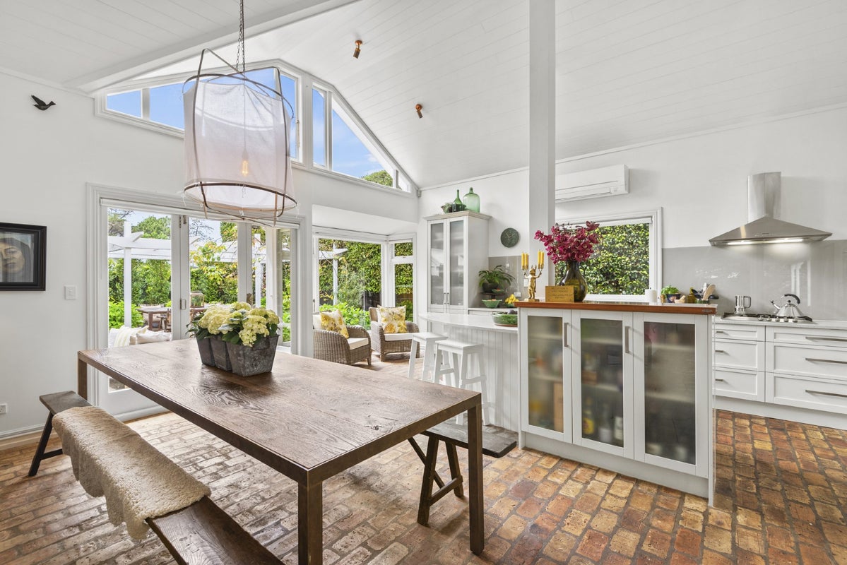 49B Roland Road, Greenhithe, Auckland - Carousel 1