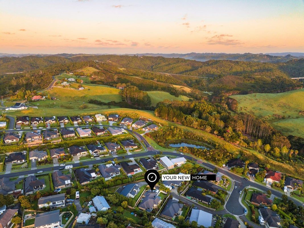 12 Fendalton Place, Hatfields Beach, Orewa - Carousel 1
