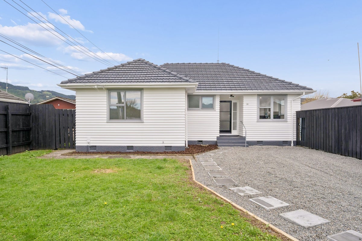 58 Thackeray Street, Trentham, Upper Hutt - Carousel 1