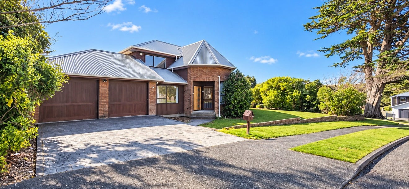 2 Eclipse Lane, Whitby, Porirua, Wellington - Carousel 18