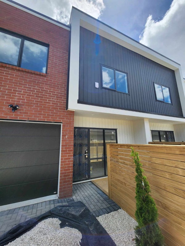 5/32 Yeovil Road, Te Atatu Peninsula, Auckland - Carousel 2